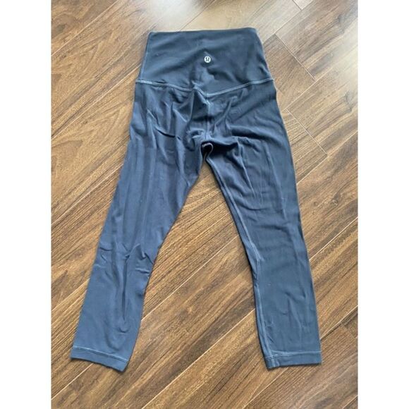 Lululemon 2 21” align crop leggings in grey - Picture 2 of 5